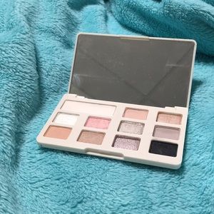 Too Faced White Chocolate Chip eyeshadow palette